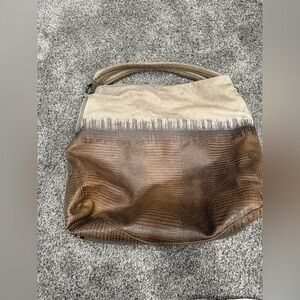 LIEBESKIND BERLIN Soft Leather Tote/Shoulder Bag featuring a textured design